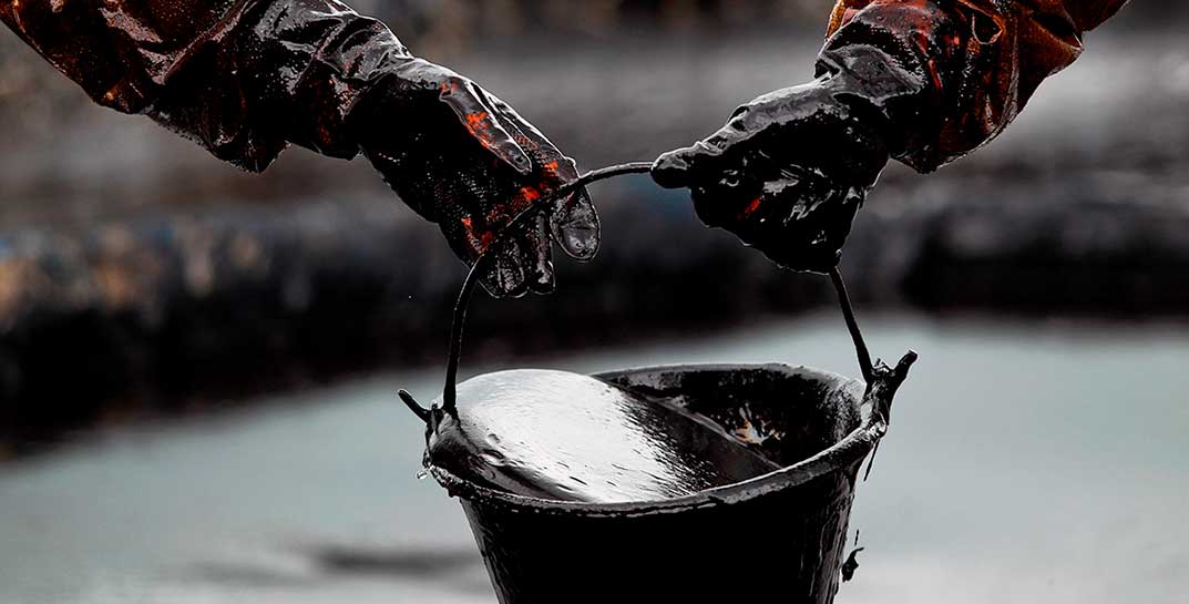 В Новополоцке две сотрудницы украли на предприятии… нефть. Им грозит до 12 лет тюрьмы