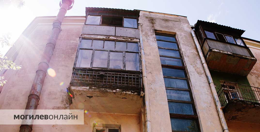 В Минске осудили 76-летнего… черного риэлтора