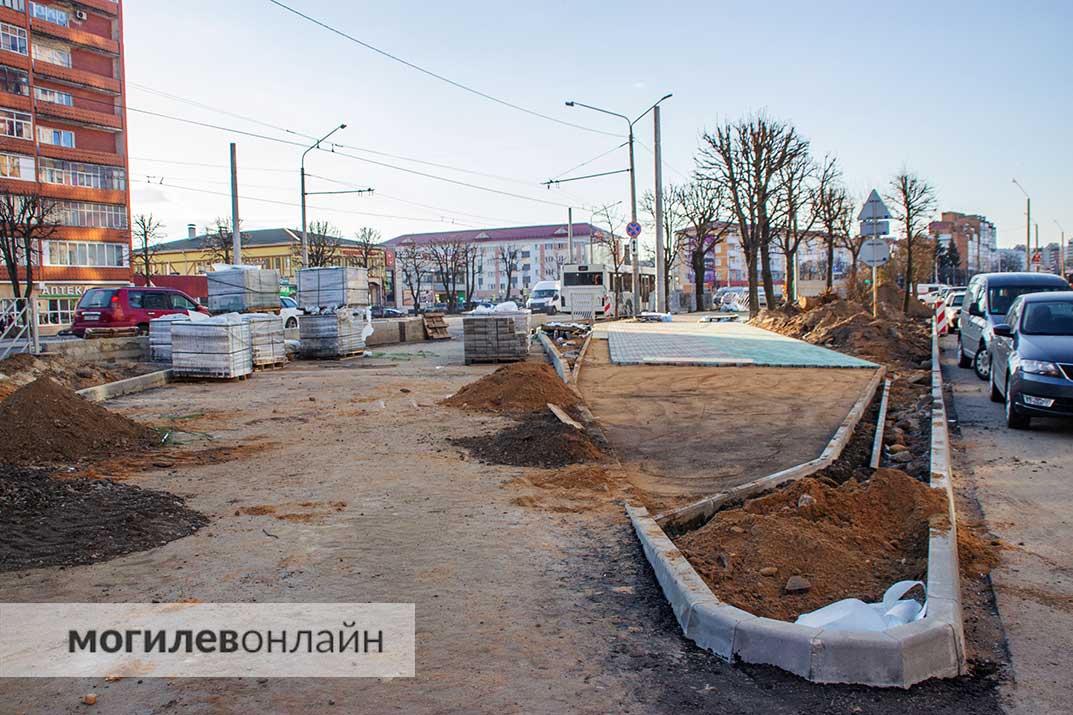 Пока выглядит не очень — но дело движется: в Могилеве ремонтируют Пушкинский проспект