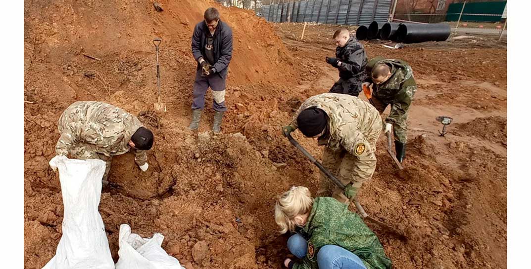 На строительной площадке возле горбольницы в Могилеве откопали останки людей