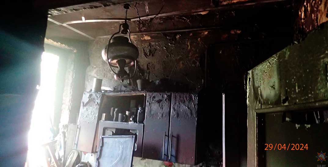 В Бобруйске из-за короткого замыкания холодильника загорелась квартира