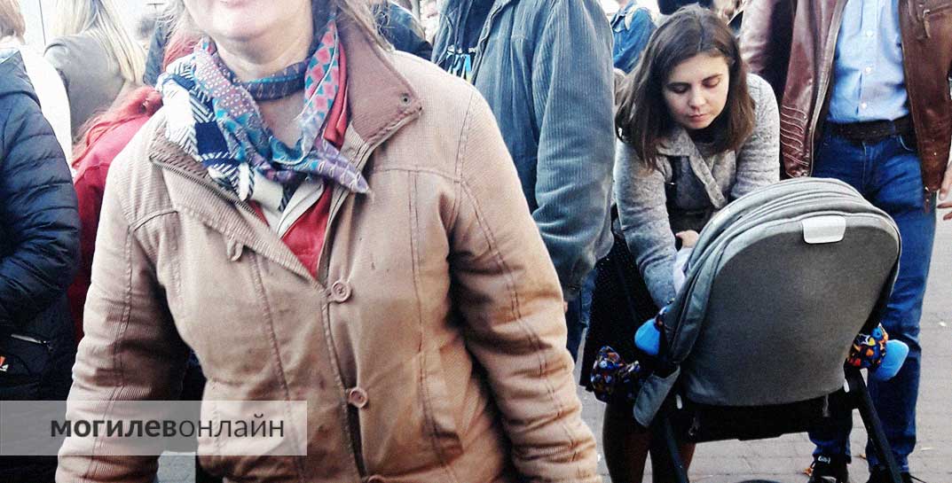 Суд обязал белоруса платить алименты на троих неродных детей. Как это возможно?