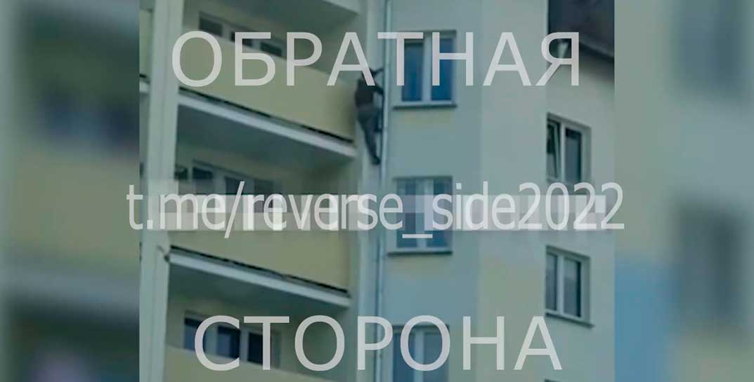В Гомеле подросток лез по водосточной трубе на 5 этаж. В милиции рассказали, что произошло