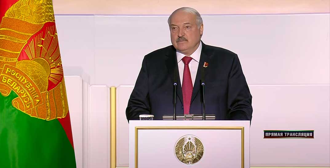 Лукашенко рассказал, что белорусы хранят 30 млрд рублей на счетах — по тысяче долларов на каждого