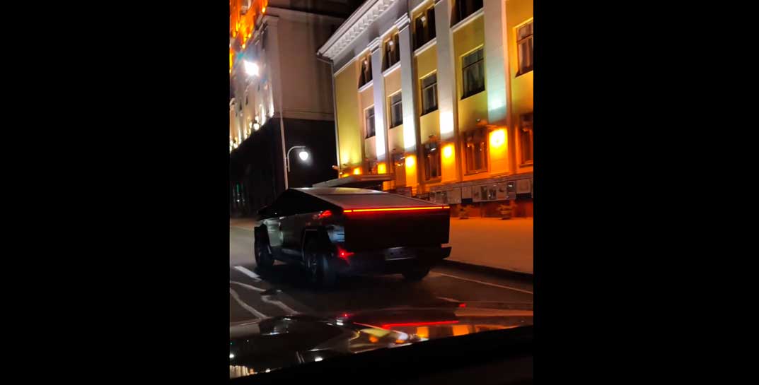Просто «вау» — в Минске заметили Tesla Cybertruck
