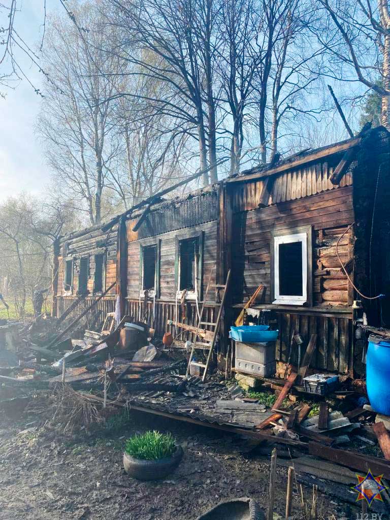 «В задымленной веранде на полу лежали мужчина и женщина» — братья в Горецком районе спасли на пожаре пьяных сожителей 