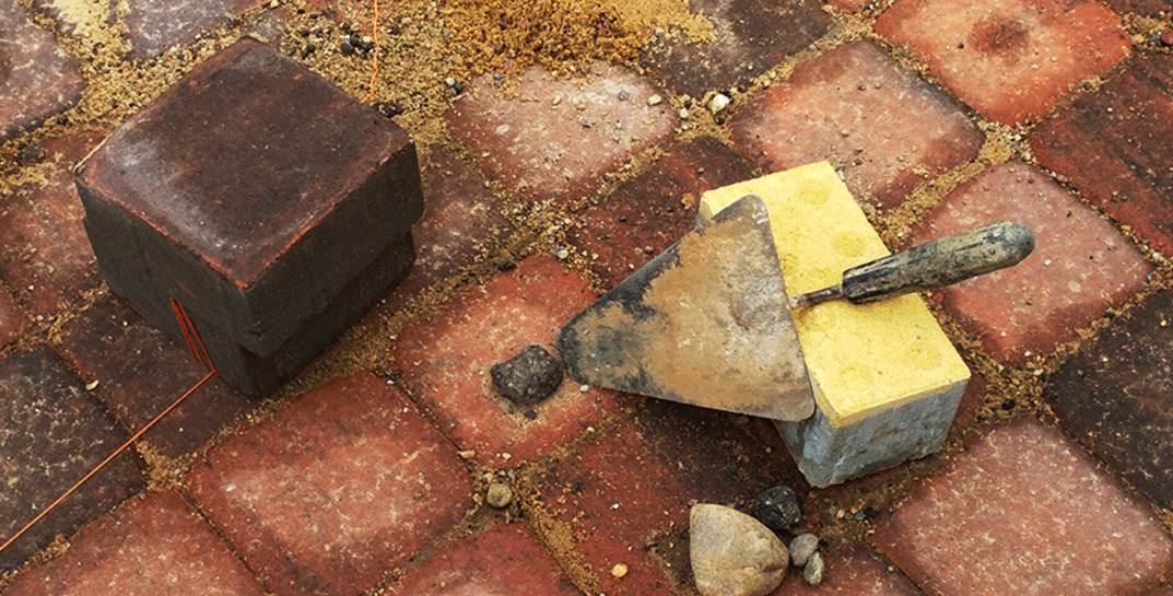 В Могилеве на каменщика с подмостей упали кирпичи — за это будут судить прораба