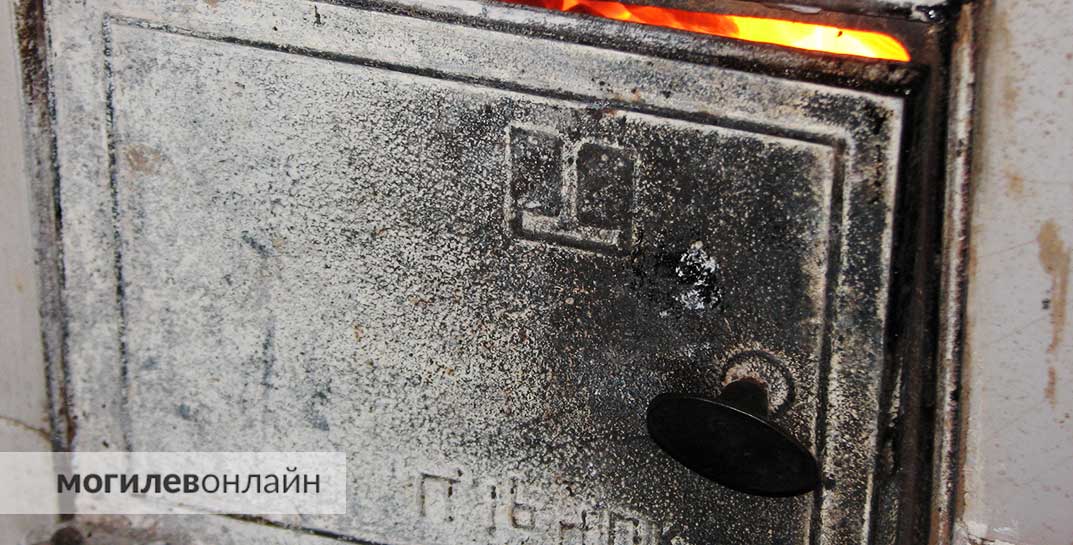 В Мстиславском районе женщина с двумя детьми отравились угарным газом