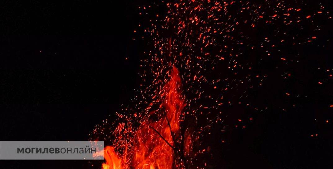 Серьезный пожар случился ночью в Казимировке на Минском шоссе