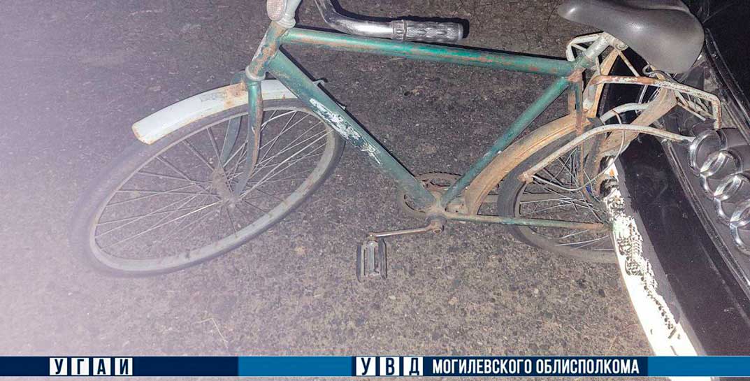 В Хотимском районе в ДТП погибла велосипедистка. Женщина использовала световозвращающий элемент, но это не помогло