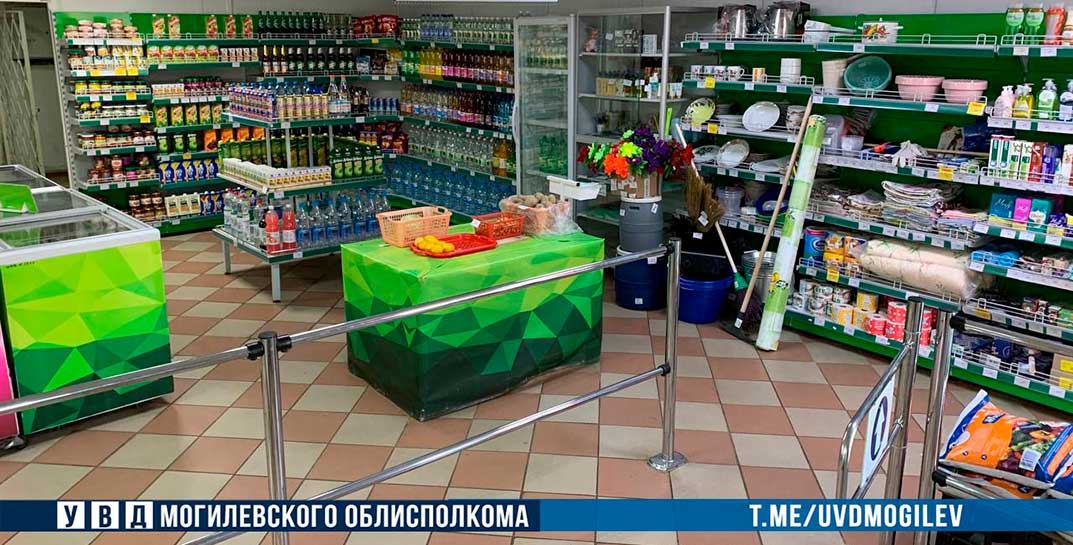 Пользовалась товарами, брала деньги из кассы для личных нужд. Свыше 6 тысяч рублей присвоила продавец в Могилевском районе