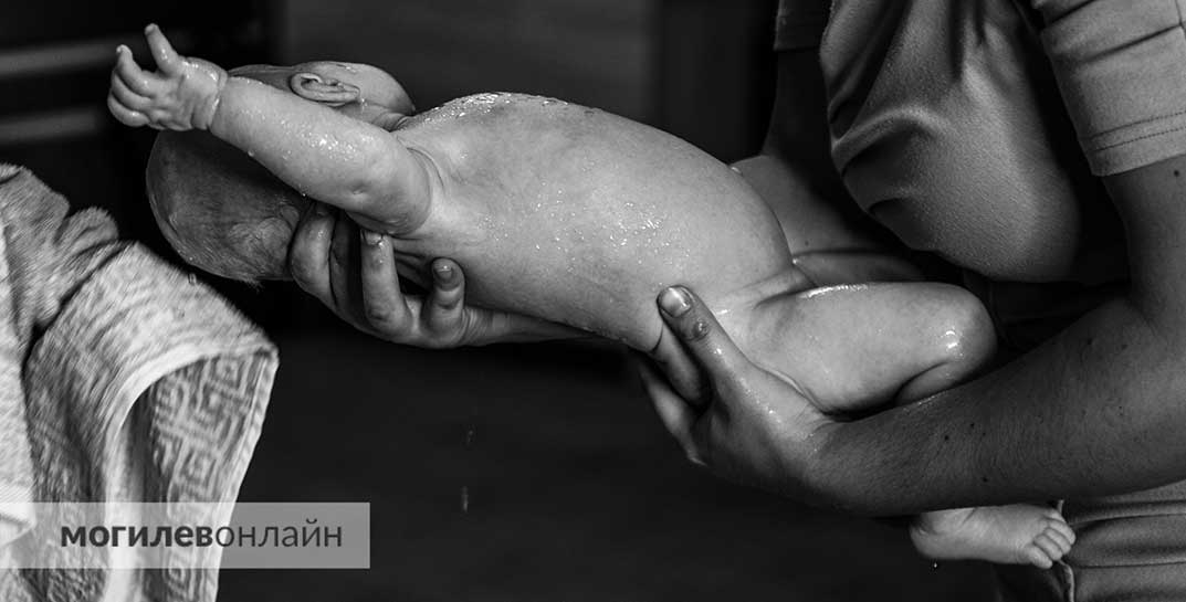 Женщина в Борисовском районе укусила полуторагодовалого сына: ей грозит до 5 лет тюрьмы
