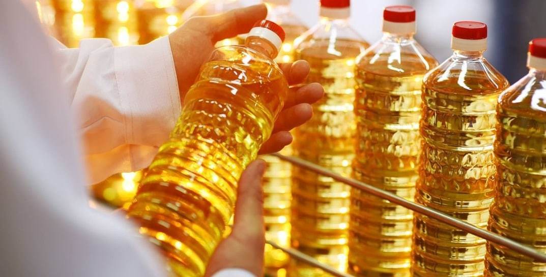 В Беларуси запретили продавать популярное российское подсолнечное масло