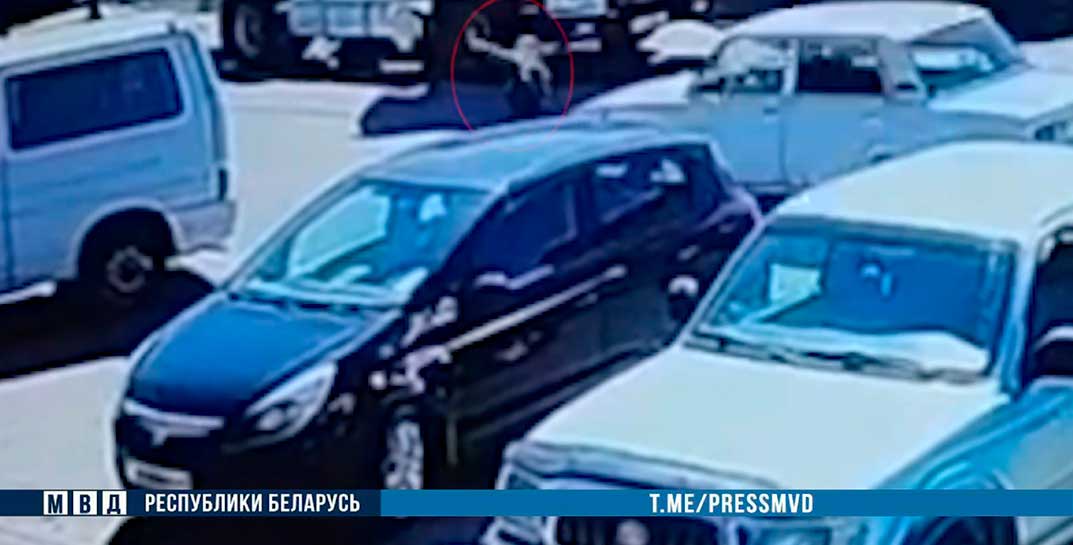 Жуткие кадры! В Брестской области подросток катался на отцовской машине и сбил 7-летнего мальчика