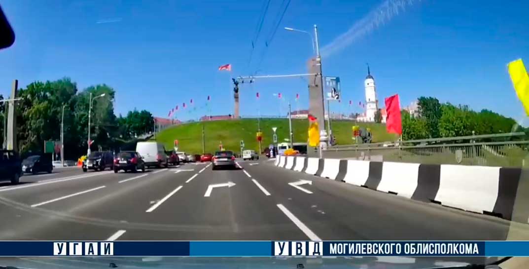 Внимание, водители! На перекрестке проспект Пушкинский — улица Челюскинцев изменена организация дорожного движения