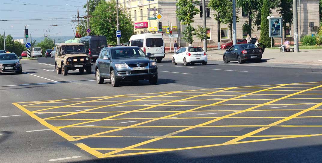 В Могилеве впервые появилась разметка «вафельница»