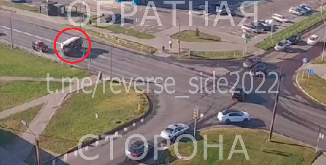 В Кобрине в ДТП опрокинулась скорая