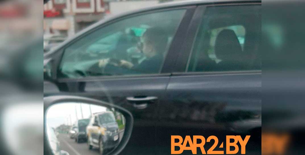 Ребенок ехал за рулем авто в Барановичах по оживленной улице?