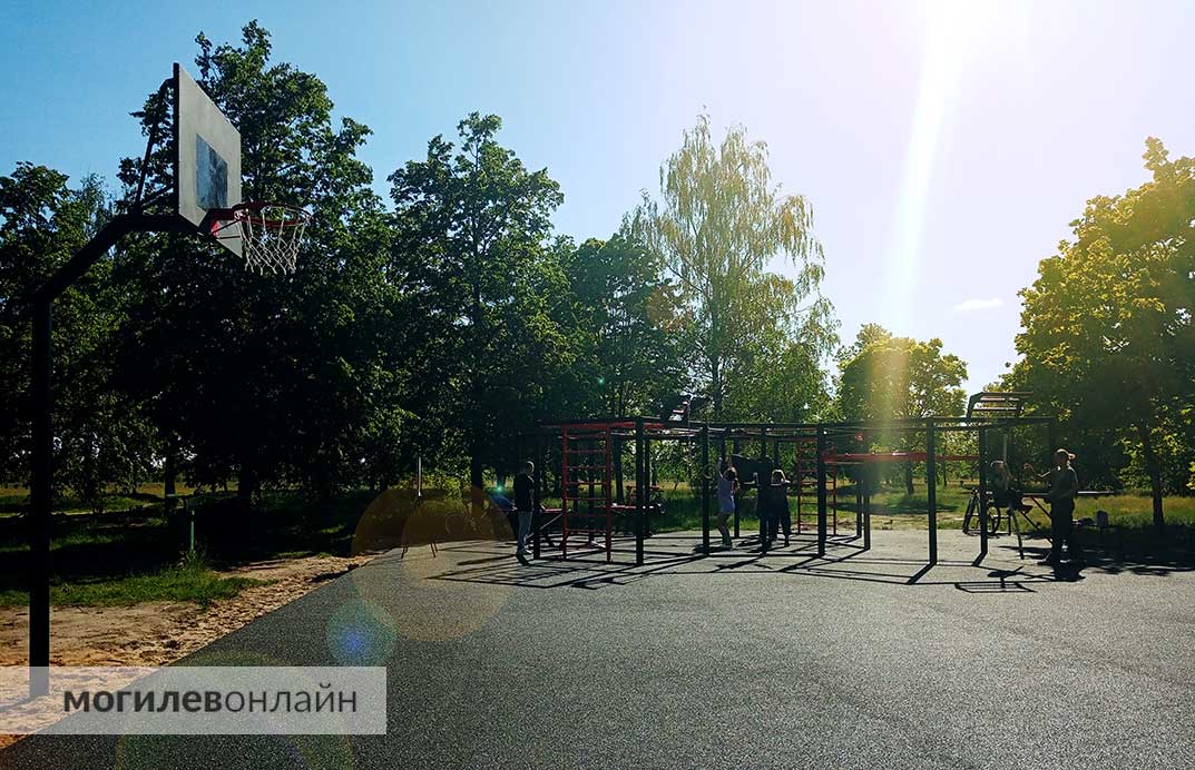 Недалеко от Святого озера появилась новая спортивная площадка