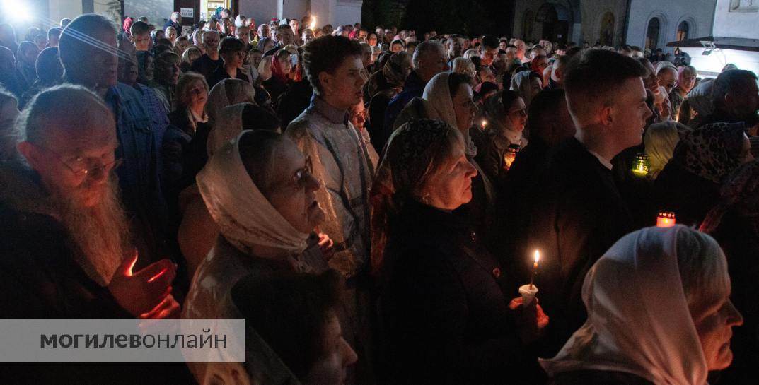 В Могилеве православные христиане встретили Пасху