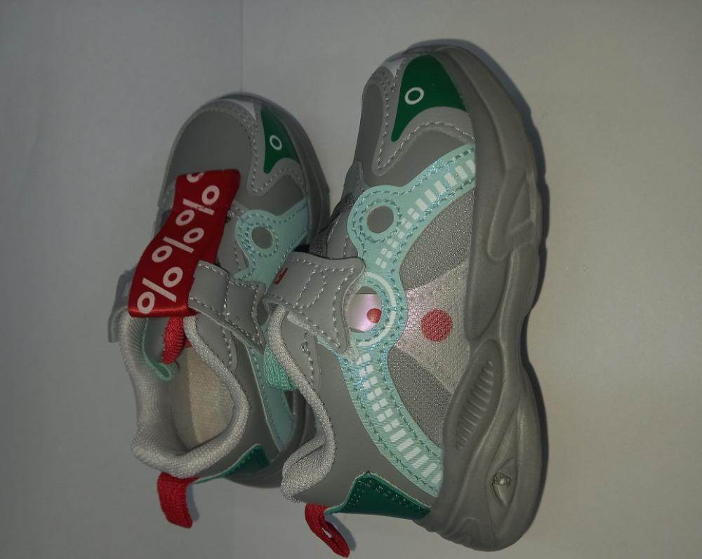 Бобруйская предпринимательница поставляла в Беларусь и продавала некачественную китайскую обувь для детей. «Лавочку» прикрыл Госстандарт
