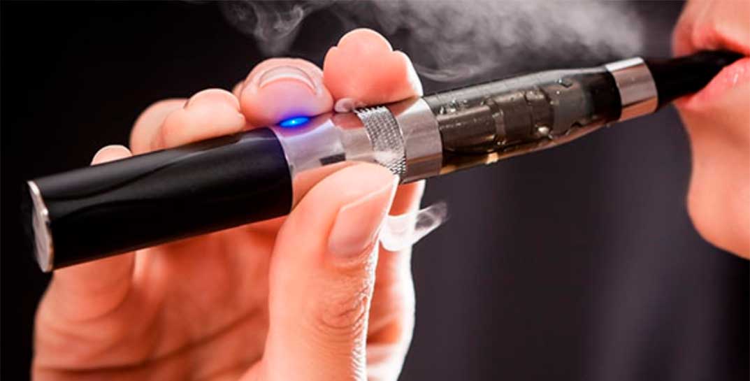 Белорусская милиция назвала штрафы для несовершеннолетних за курение электронных сигарет