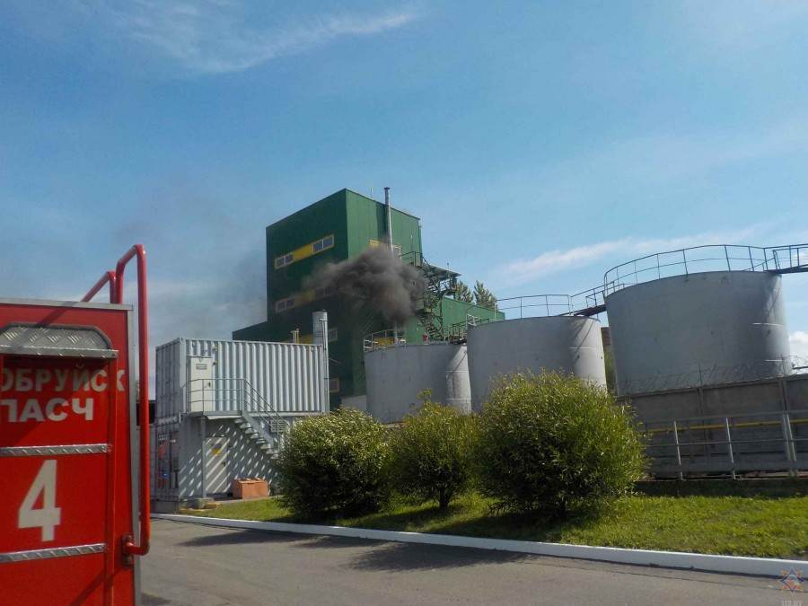 Пожар на заводе рапсовых масел в Бобруйске