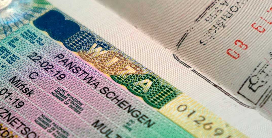 В визовых центрах Польши будут принимать документы по новым правилам