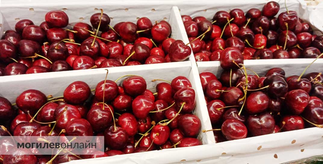 Привыкли оценивать качество ягоды на рынке, попробовав ее на вкус перед покупкой? Имейте в виду, что за это можно получить большой штраф