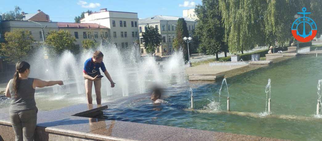 В Могилеве пьяный мужчина решил искупаться в фонтане