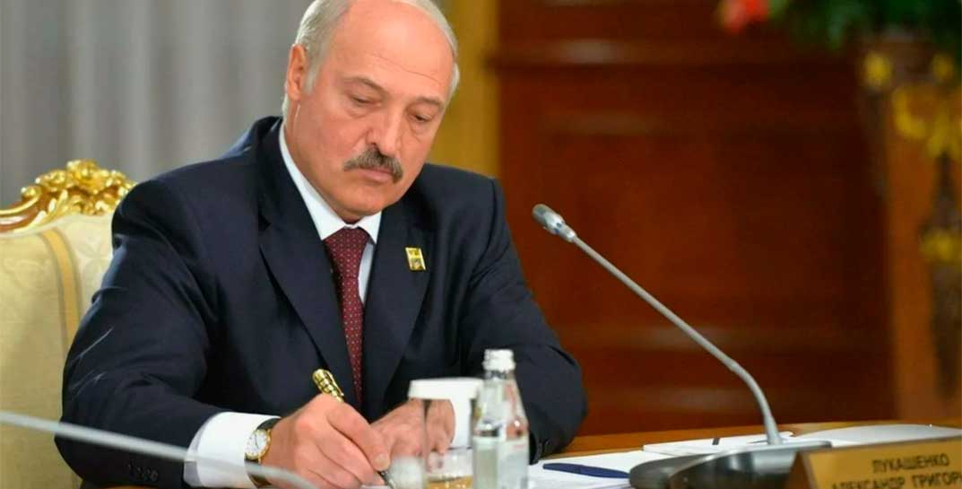 Лукашенко назначил нового главу своей администрации, трех министров, а также ряд чиновников поменьше