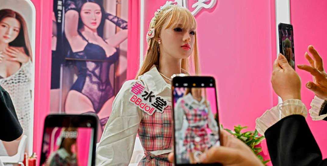 Женщины, подвиньтесь. В Китае разрабатывают кукол для взрослых с искусственным интеллектом — «умницы-красавицы» поступят в продажу уже в конце года