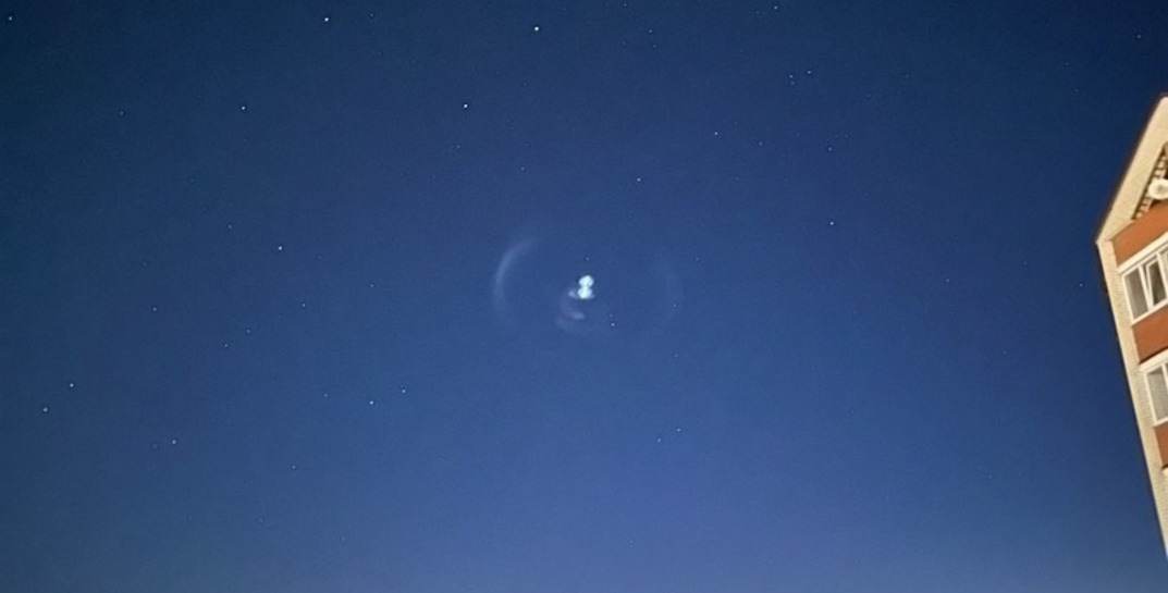 В небе над Могилевом сегодня ночью заметили необычный светящийся объект. Что это было?