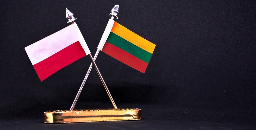 Стало известно, сколько белорусов легально проживает в Польше и Литве