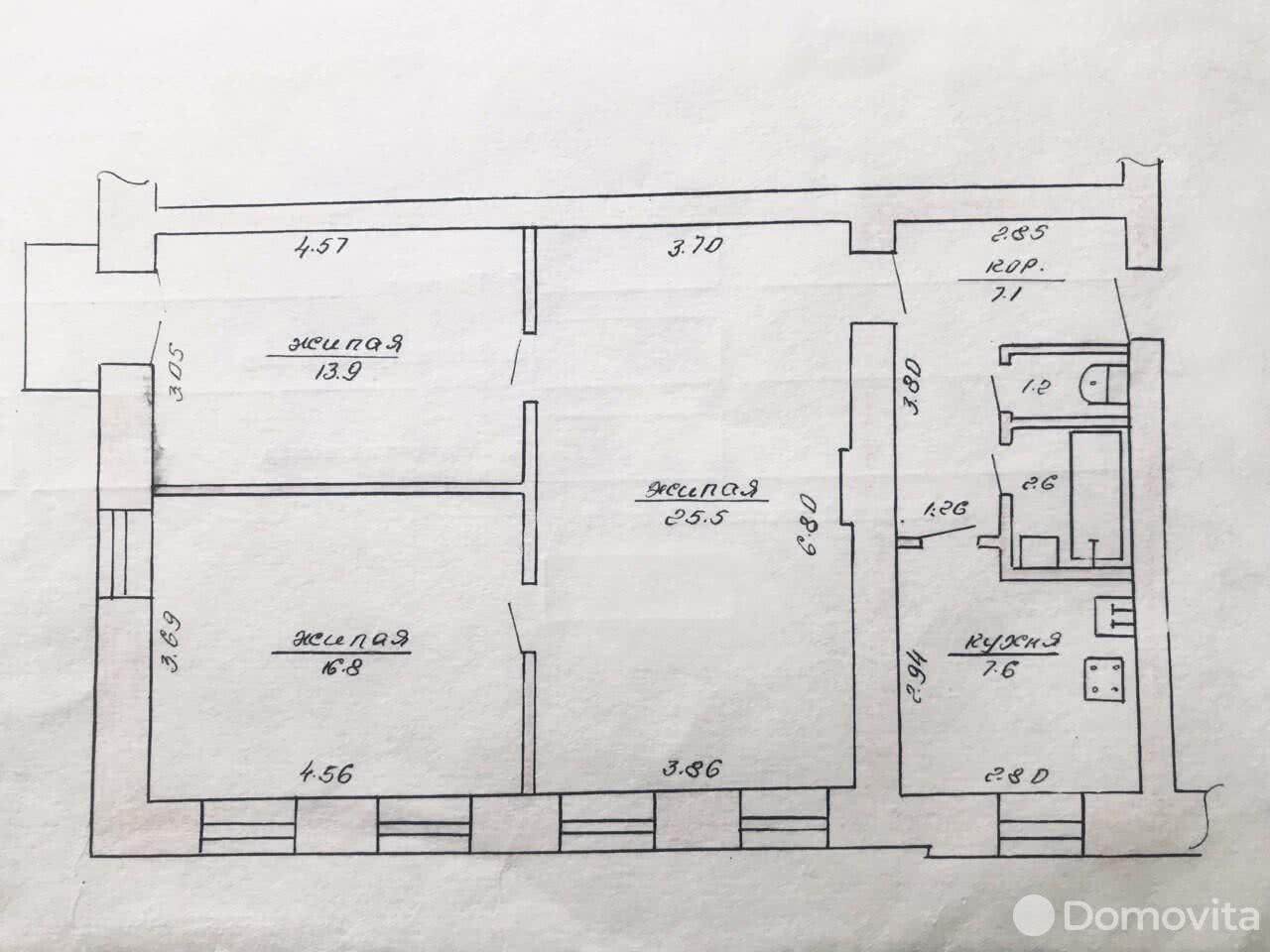 В Могилеве продают «трешку» в историческом здании по Ленинской улице. Что там интересного, кроме высоких потолков?