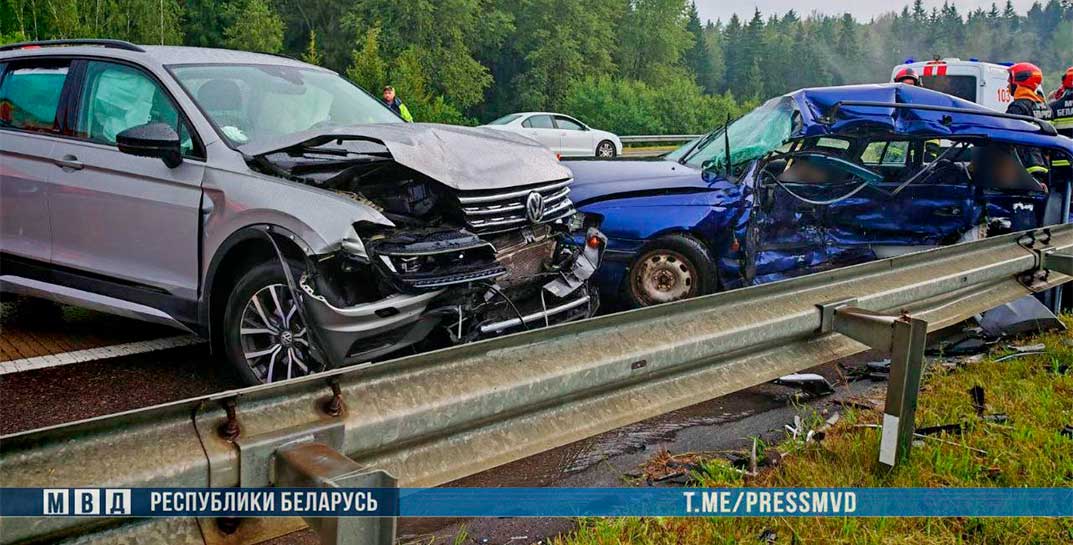 В Логойском районе в лобовом столкновении автомобилей погибли два человека