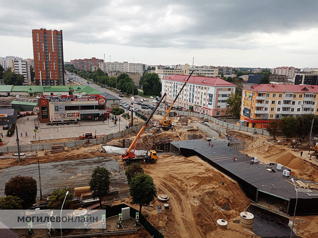 Продолжается строительство подземного пешеходного перехода в Могилеве — так выглядит стройка сейчас