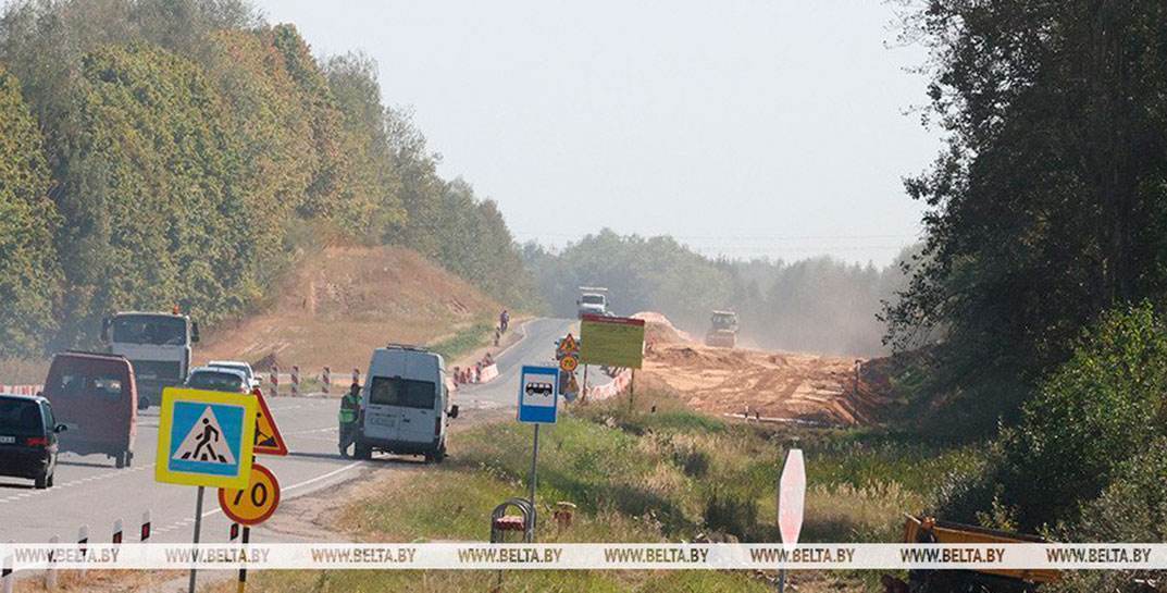 Самой длинной бетонной автодорогой на Могилевщине станет трасса Могилев-Чаусы. О том, какой она будет, рассказали в «Могилевавтодоре»