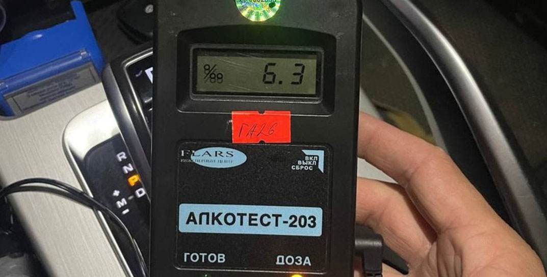 Под Минском на трассе ГАИ задержала пешехода со смертельной дозой алкоголя в крови. Цифра вас удивит