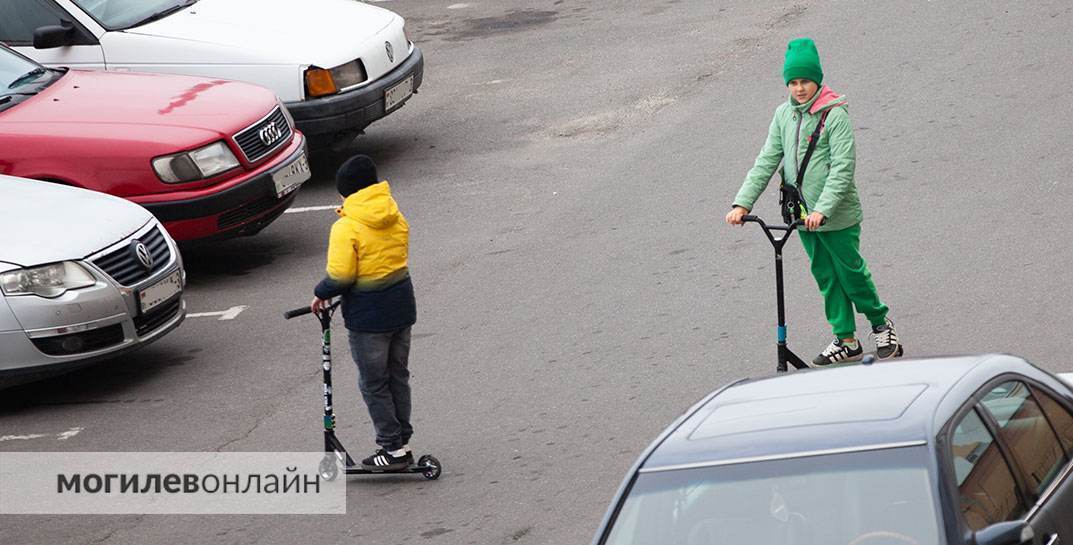 В Могилеве мужчина украл самокат… у ребенка своей подруги