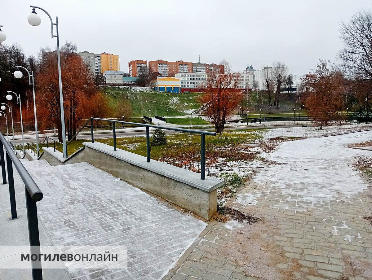 На Дубровенке появился долгожданный спуск без ступеней