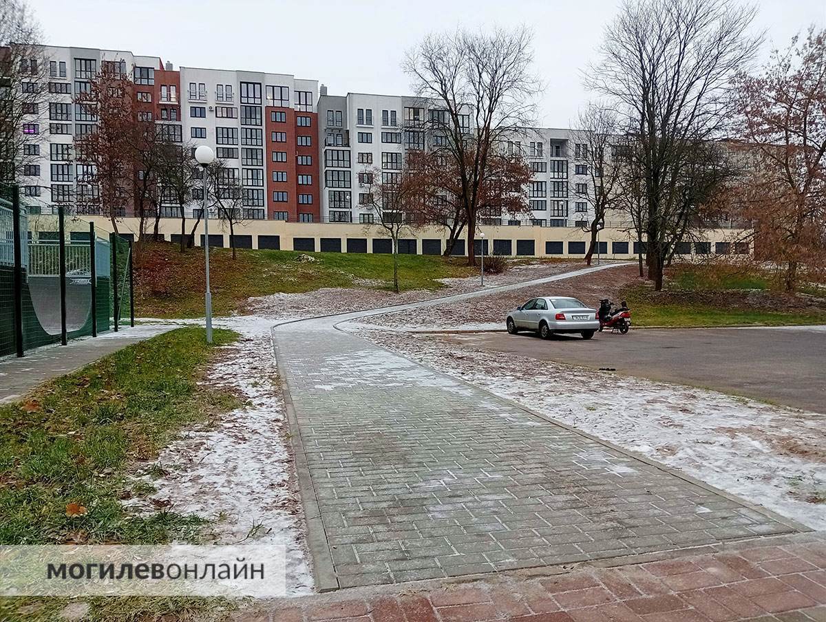 На Дубровенке появился долгожданный спуск без ступеней