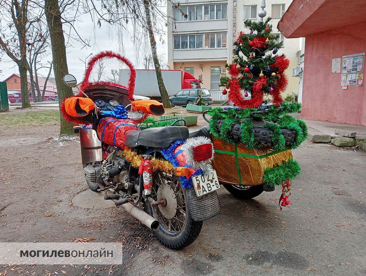 Новогодняя сказка по-могилевски — посмотрите, какие креативные байкеры живут в нашем городе!