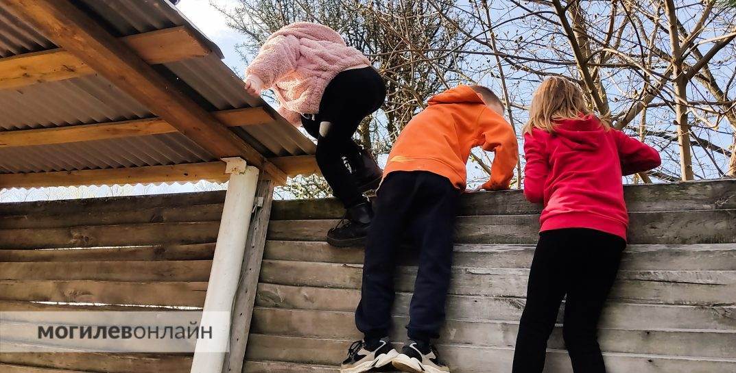 В Беларуси пересмотрят решения по неблагополучным семьям. Причина — новые правила признания детей, находящимся в СОП