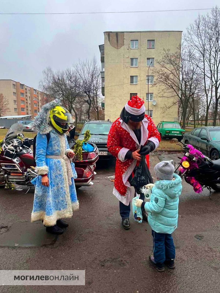 Новогодняя сказка по-могилевски — посмотрите, какие креативные байкеры живут в нашем городе!