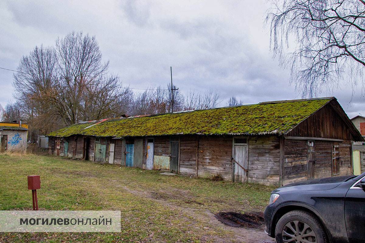 По улице Челюскинцев в Могилеве грядут перемены — там планируют снести целый сектор и построить многоэтажки. Показываем, как этот участок выглядит сейчас 