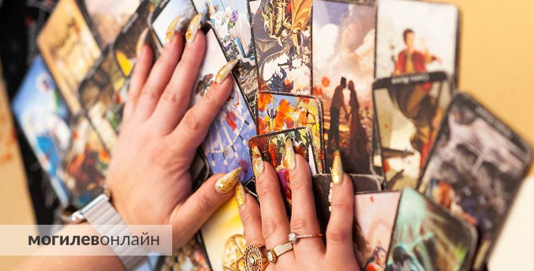 Российская школьница отдала онлайн-гадалке почти 45 тысяч долларов за снятие порчи от провала на ЕГЭ
