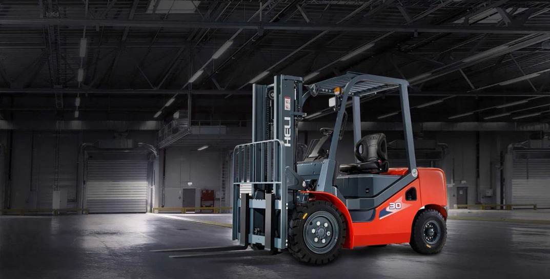 В Слуцке на предприятии водитель погрузчика насмерть задавил электромонтера