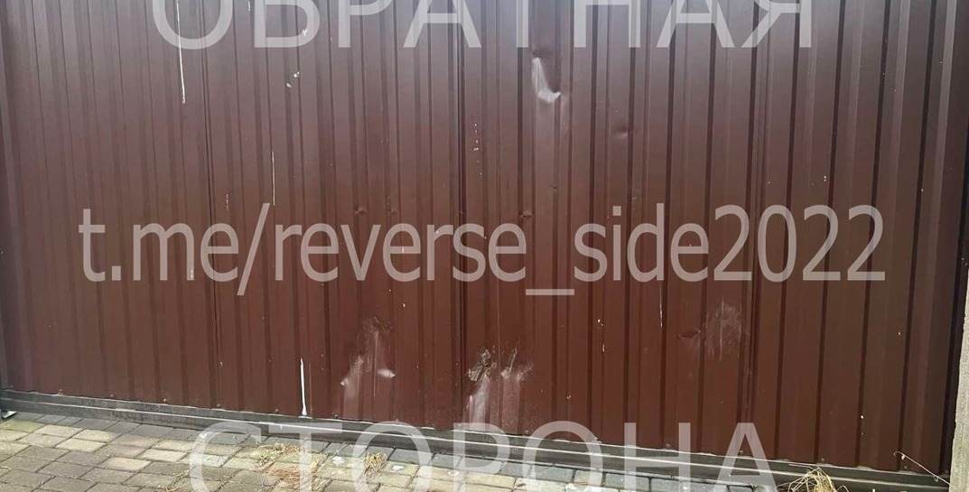 Могилевчанин познакомился с девушкой, но она отказалась проводить с ним время. Из-за этого парень повредил чужой забор
