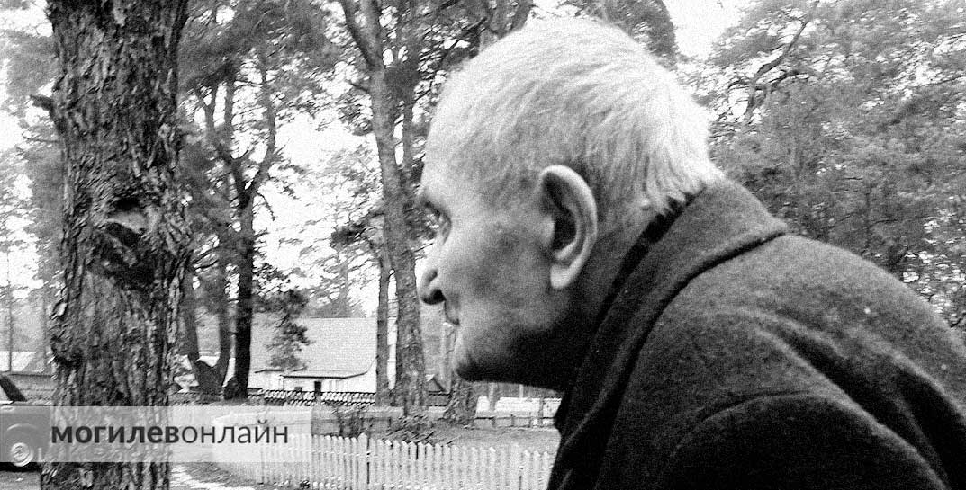 В Могилеве мужчина напал на 82-летнего пенсионера — ему показалось, что дедушка обчищает чужой почтовый ящик